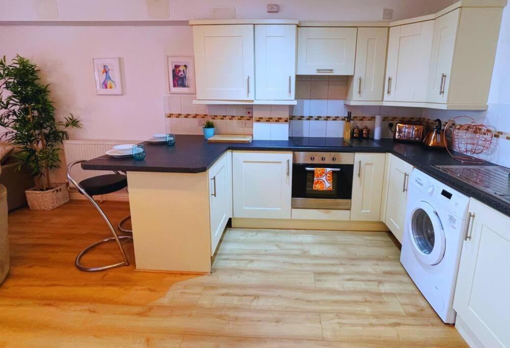 Bristol City Stays - 1 Bed - Pembroke Court エクステリア 写真